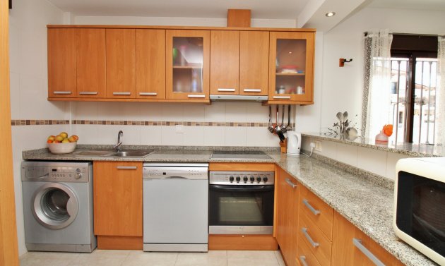 Resale - Villa -
Villamartín - PAU 8