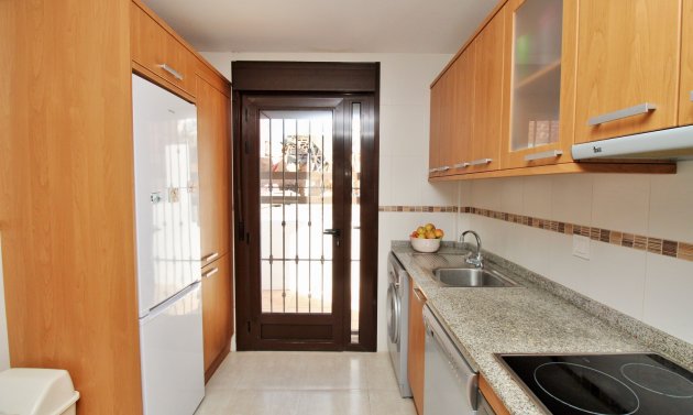 Resale - Villa -
Villamartín - PAU 8