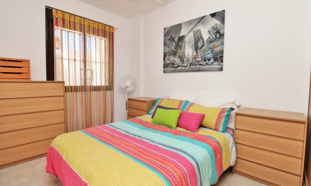 Resale - Villa -
Villamartín - PAU 8
