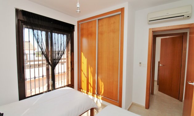Resale - Villa -
Villamartín - PAU 8