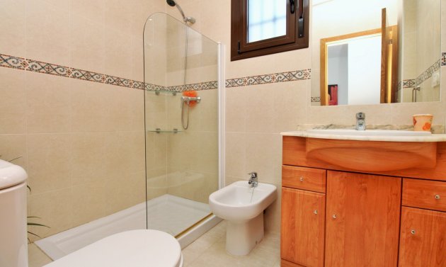 Resale - Villa -
Villamartín - PAU 8
