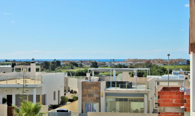 Resale - Villa -
Villamartín - PAU 8
