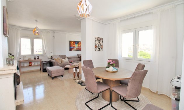 Wiederverkauf - Villa -
Villamartín - Los Dolses
