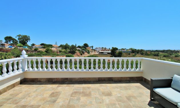 Wiederverkauf - Villa -
Villamartín - Los Dolses