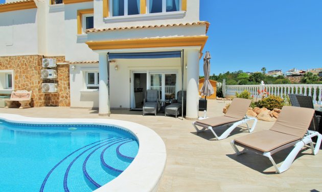 Wiederverkauf - Villa -
Villamartín - Los Dolses