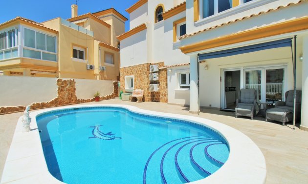 Wiederverkauf - Villa -
Villamartín - Los Dolses