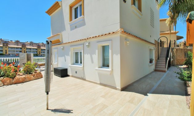 Wiederverkauf - Villa -
Villamartín - Los Dolses