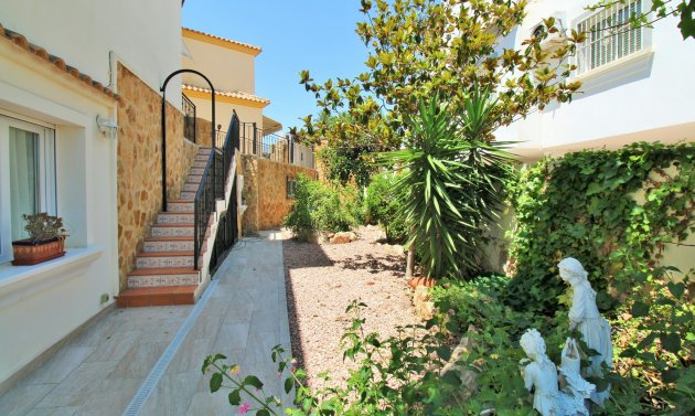Wiederverkauf - Villa -
Villamartín - Los Dolses