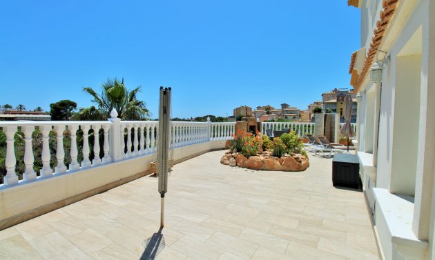 Wiederverkauf - Villa -
Villamartín - Los Dolses