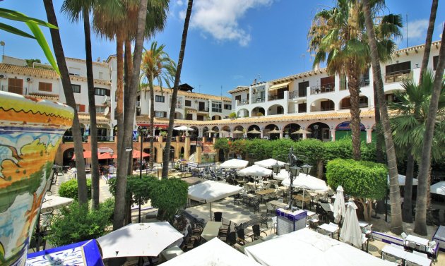 Resale - Apartment -
Villamartín - PAU 8