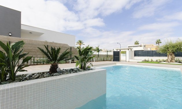 Obra nueva - Villa -
Orihuela Costa - Campoamor