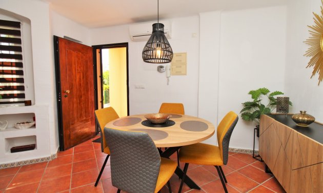 Resale - Apartment -
Punta Prima