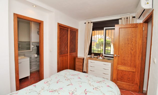 Resale - Apartment -
Punta Prima