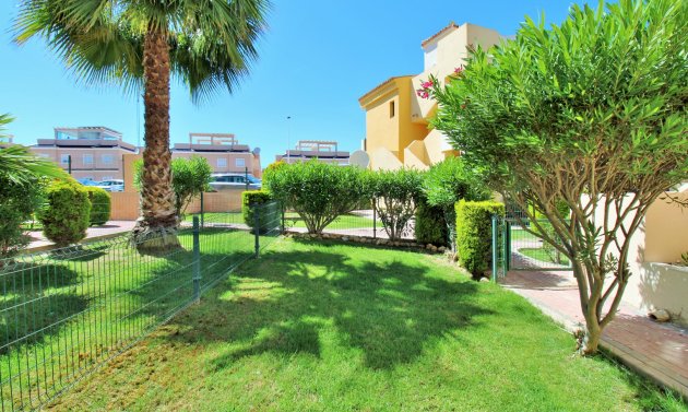 Resale - Apartment -
Punta Prima