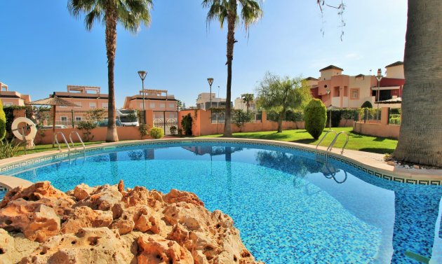 Resale - Apartment -
Punta Prima