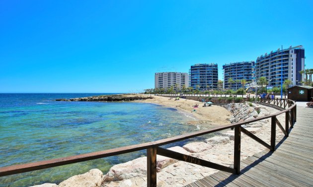 Resale - Apartment -
Punta Prima