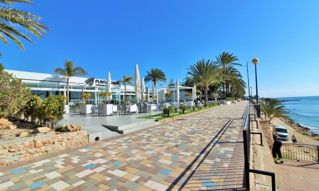 Resale - Apartment -
Punta Prima