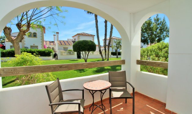 Resale - Apartment -
Villamartín - Las Violetas