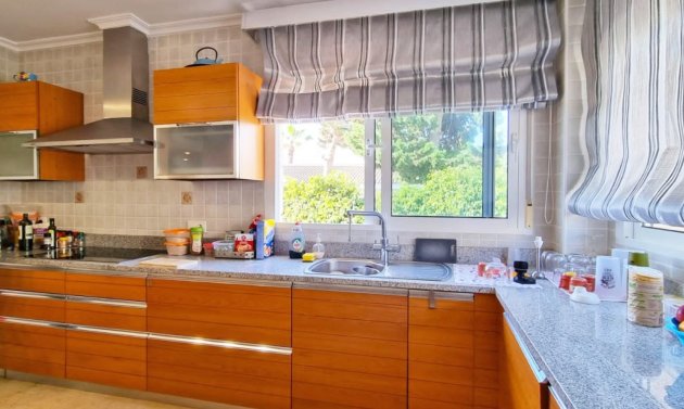 Resale - Villa -
Torrevieja - La Mata