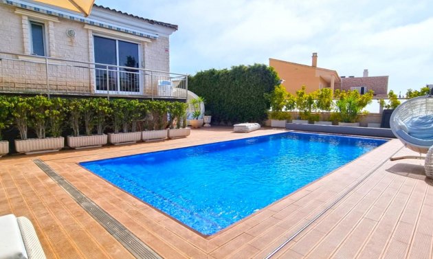 Resale - Villa -
Torrevieja - La Mata