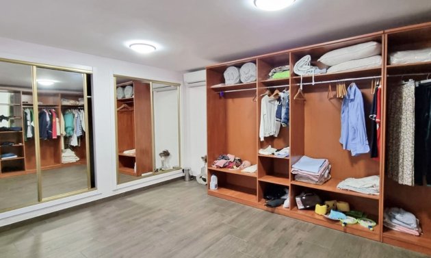 Resale - Villa -
Torrevieja - La Mata