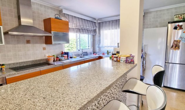 Resale - Villa -
Torrevieja - La Mata