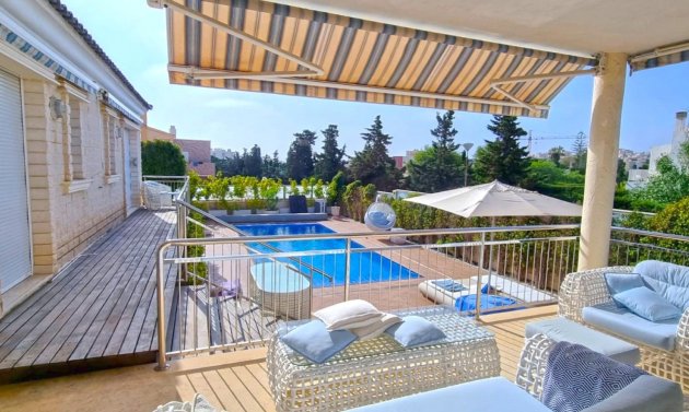 Resale - Villa -
Torrevieja - La Mata