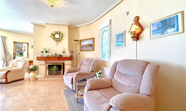 Resale - Villa -
Villamartín - Villamartin