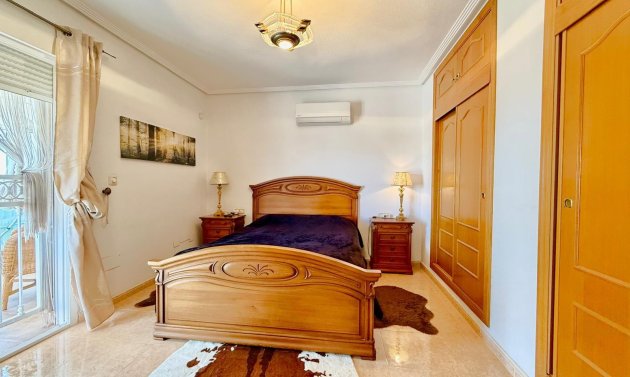 Resale - Villa -
Villamartín - Villamartin