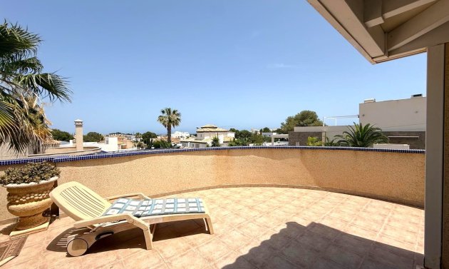 Resale - Villa -
Villamartín - Villamartin