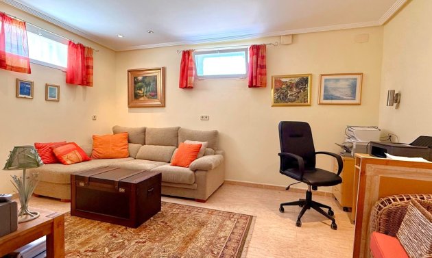 Resale - Villa -
Villamartín - Villamartin