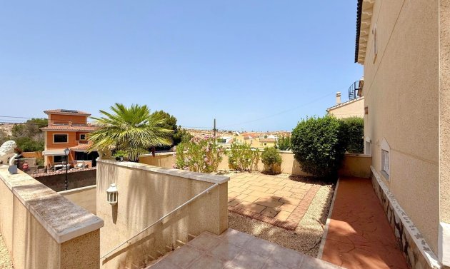 Resale - Villa -
Villamartín - Villamartin