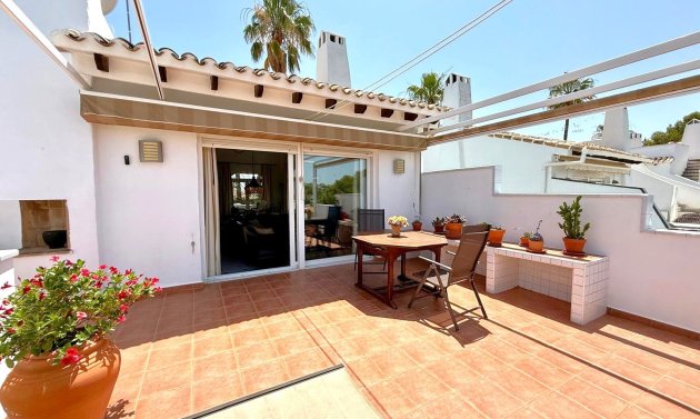 Wiederverkauf - Villa -
Villamartín - Villamartin