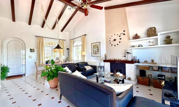 Resale - Villa -
Villamartín - Villamartin