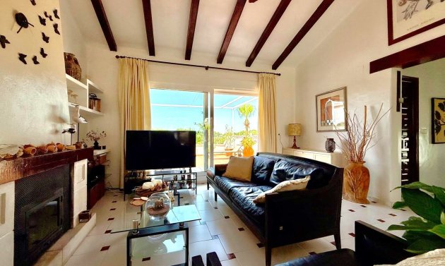 Resale - Villa -
Villamartín - Villamartin