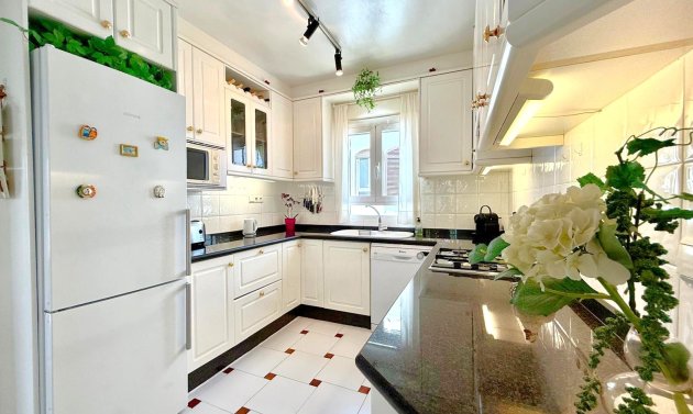 Resale - Villa -
Villamartín - Villamartin