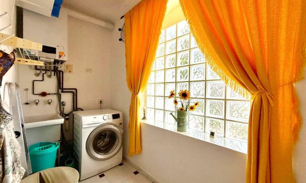 Resale - Villa -
Villamartín - Villamartin