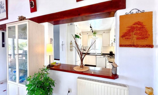 Resale - Villa -
Villamartín - Villamartin