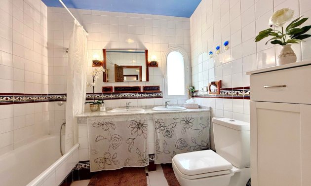 Resale - Villa -
Villamartín - Villamartin