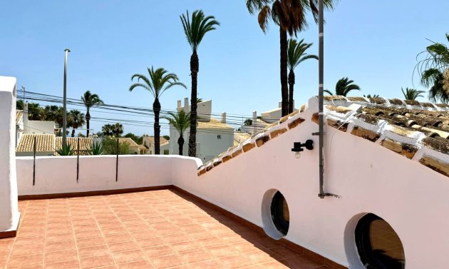 Resale - Villa -
Villamartín - Villamartin