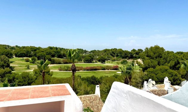 Resale - Villa -
Villamartín - Villamartin