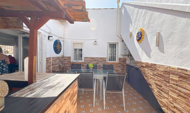 Reventa - Bungalow -
Play Flamenca