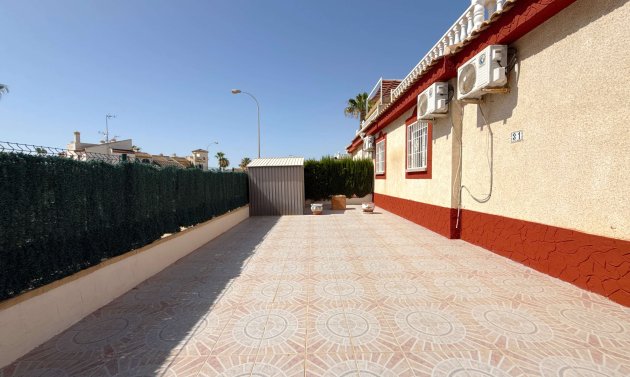 Reventa - Bungalow -
Play Flamenca