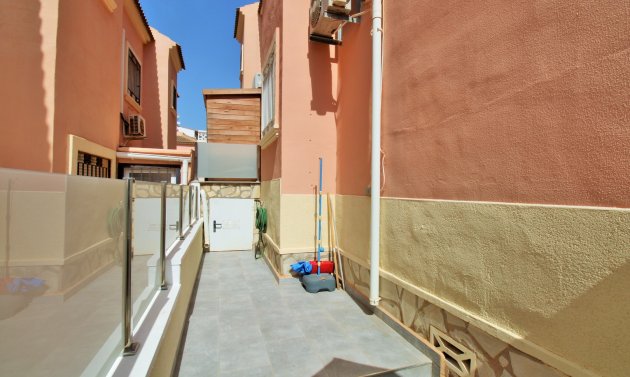 Återförsäljning - Radhus -
Playa Flamenca