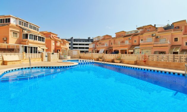 Återförsäljning - Radhus -
Playa Flamenca