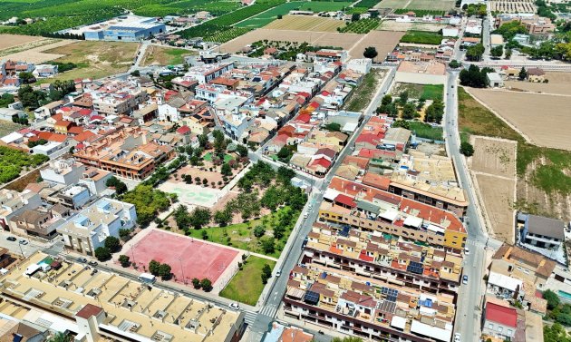 Återförsäljning - Radhus -
Los Desamparados