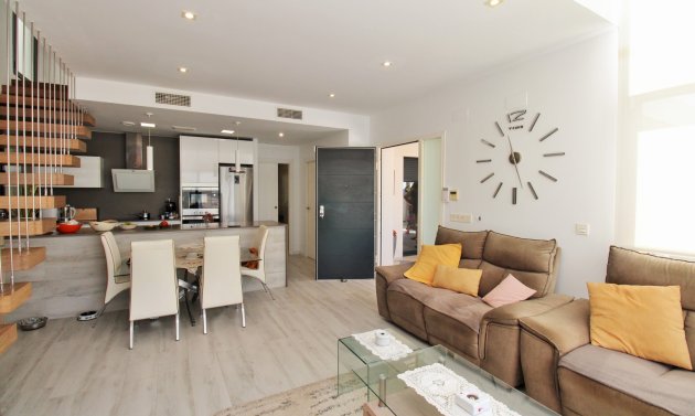 Wiederverkauf - Villa -
Cabo Roig