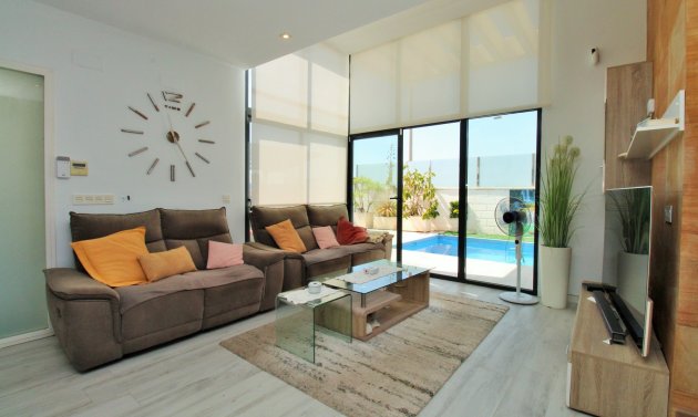 Wiederverkauf - Villa -
Cabo Roig