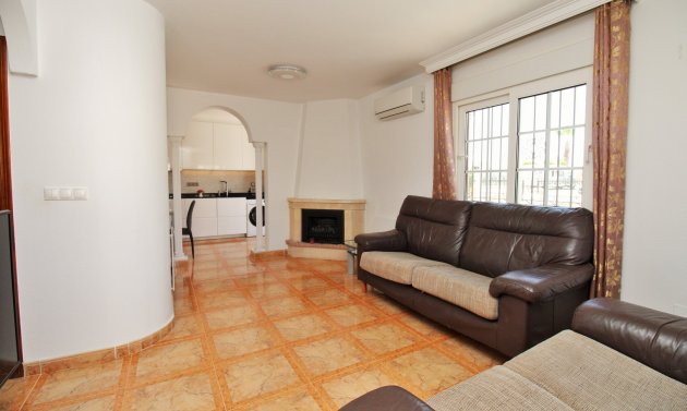 Resale - Apartment -
Villamartín - PAU 8