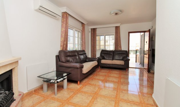 Resale - Apartment -
Villamartín - PAU 8